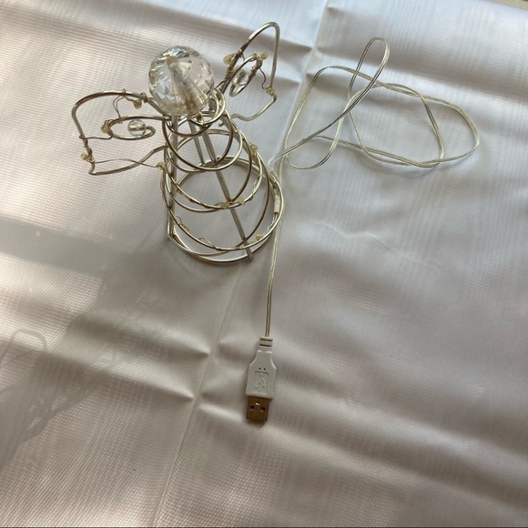 LED Desktop Angel USB Powered - Picture 3 of 6